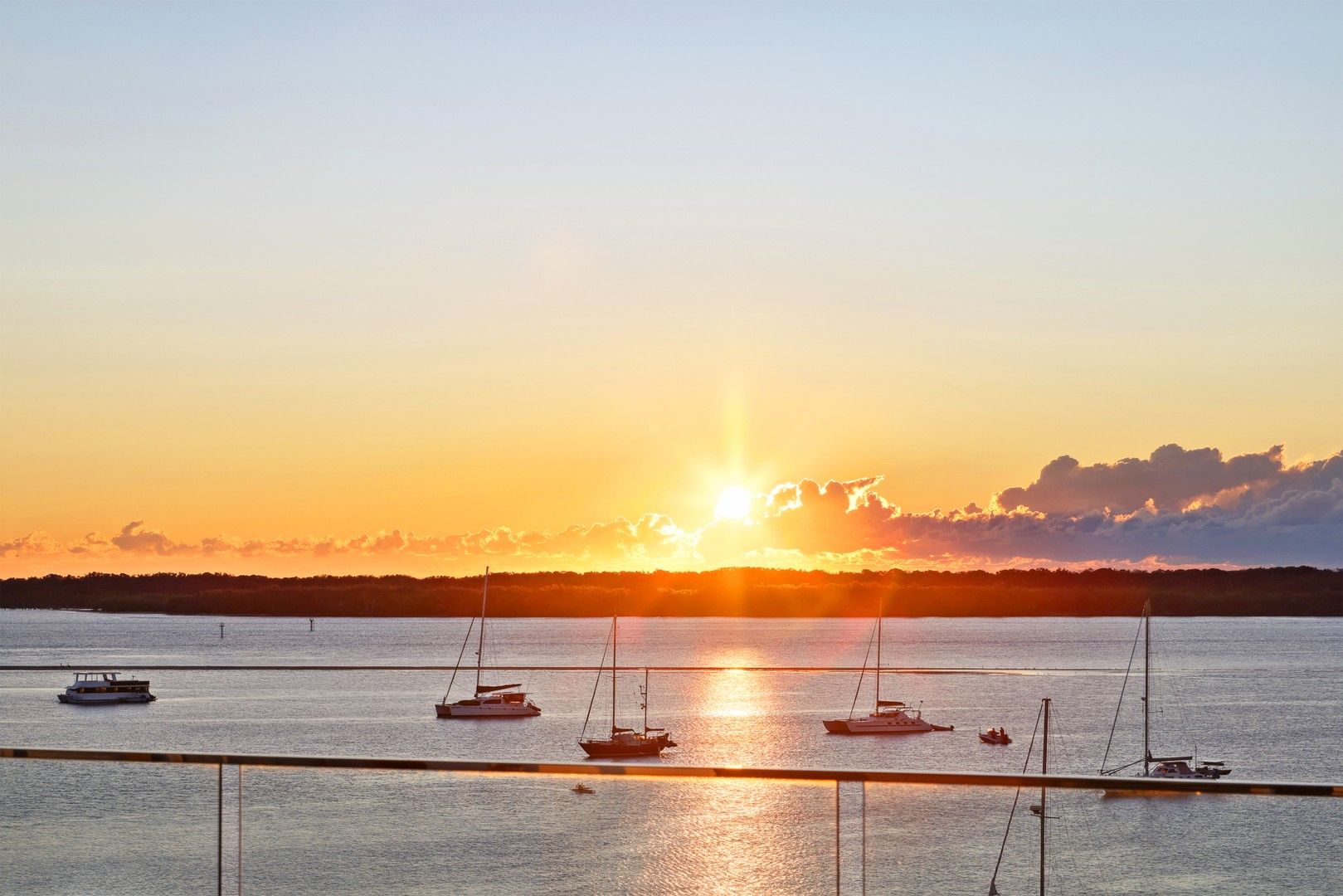 3 bedrooms Apartment / Unit / Flat in Full Floor/536 Marine Parade BIGGERA WATERS QLD, 4216