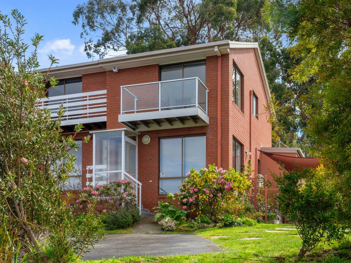 2 bedrooms House in 4/14 Opal Drive BLACKMANS BAY TAS, 7052