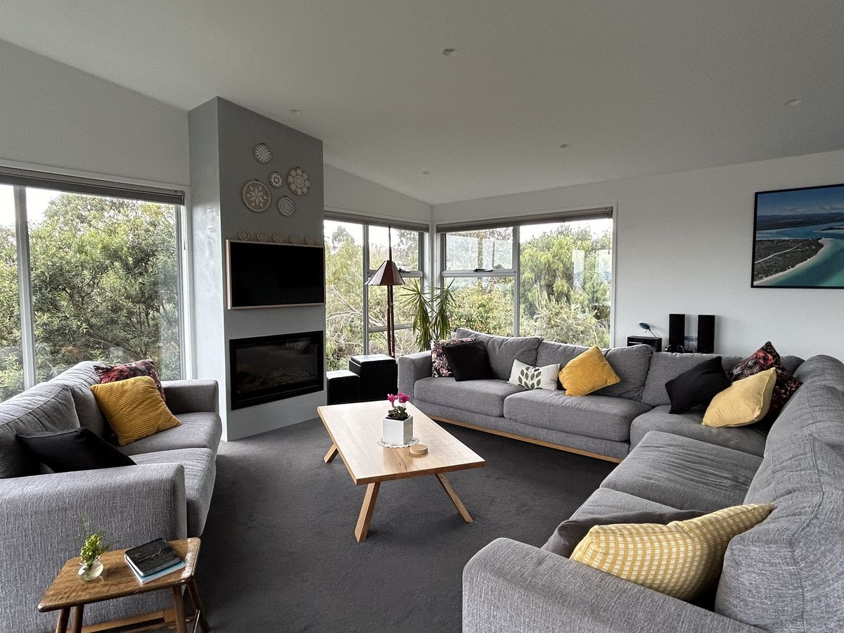 4 bedrooms House in 4 Dominion Court BLACKMANS BAY TAS, 7052