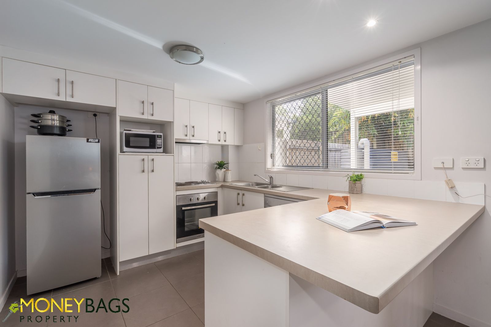 16/1 Emerald Drive, Regents Park QLD 4118, Image 1