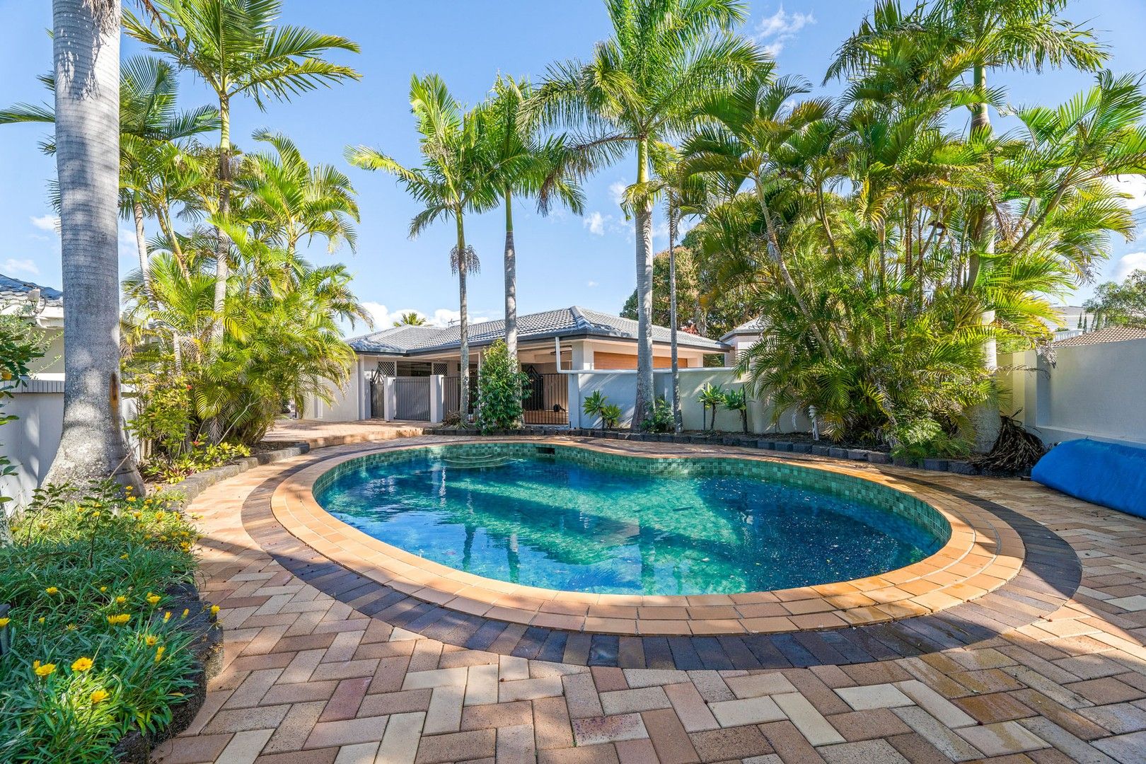 4 bedrooms House in 2 Etna Street ISLE OF CAPRI QLD, 4217