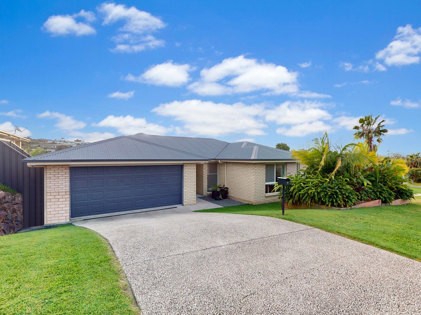4 bedrooms House in 7 Codrington Circuit PACIFIC PINES QLD, 4211