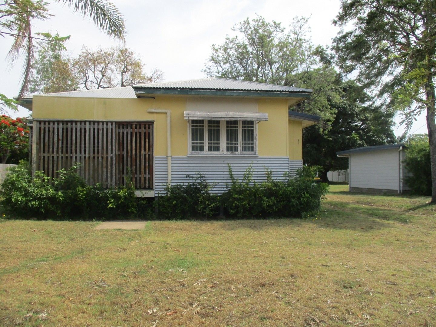3 bedrooms House in 42 Cypress Street TORQUAY QLD, 4655