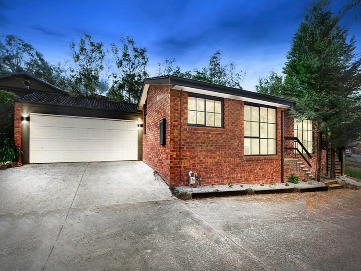 2 bedrooms House in 1/5 Tarrangower Avenue MITCHAM VIC, 3132
