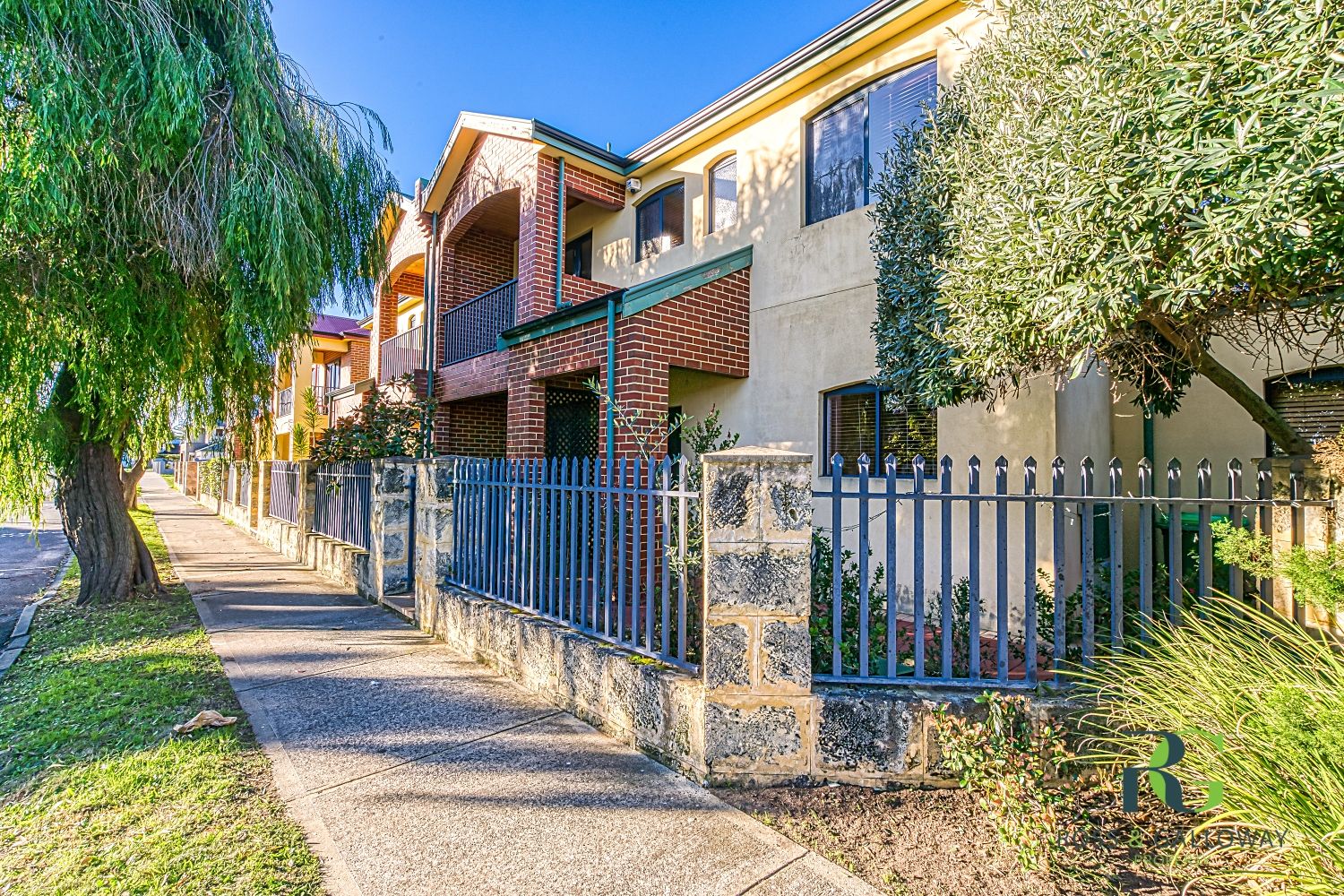 4 bedrooms Townhouse in 4/4 Wilkinson Street FREMANTLE WA, 6160