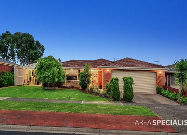 9 Fernisky Drive, Cranbourne East VIC 3977