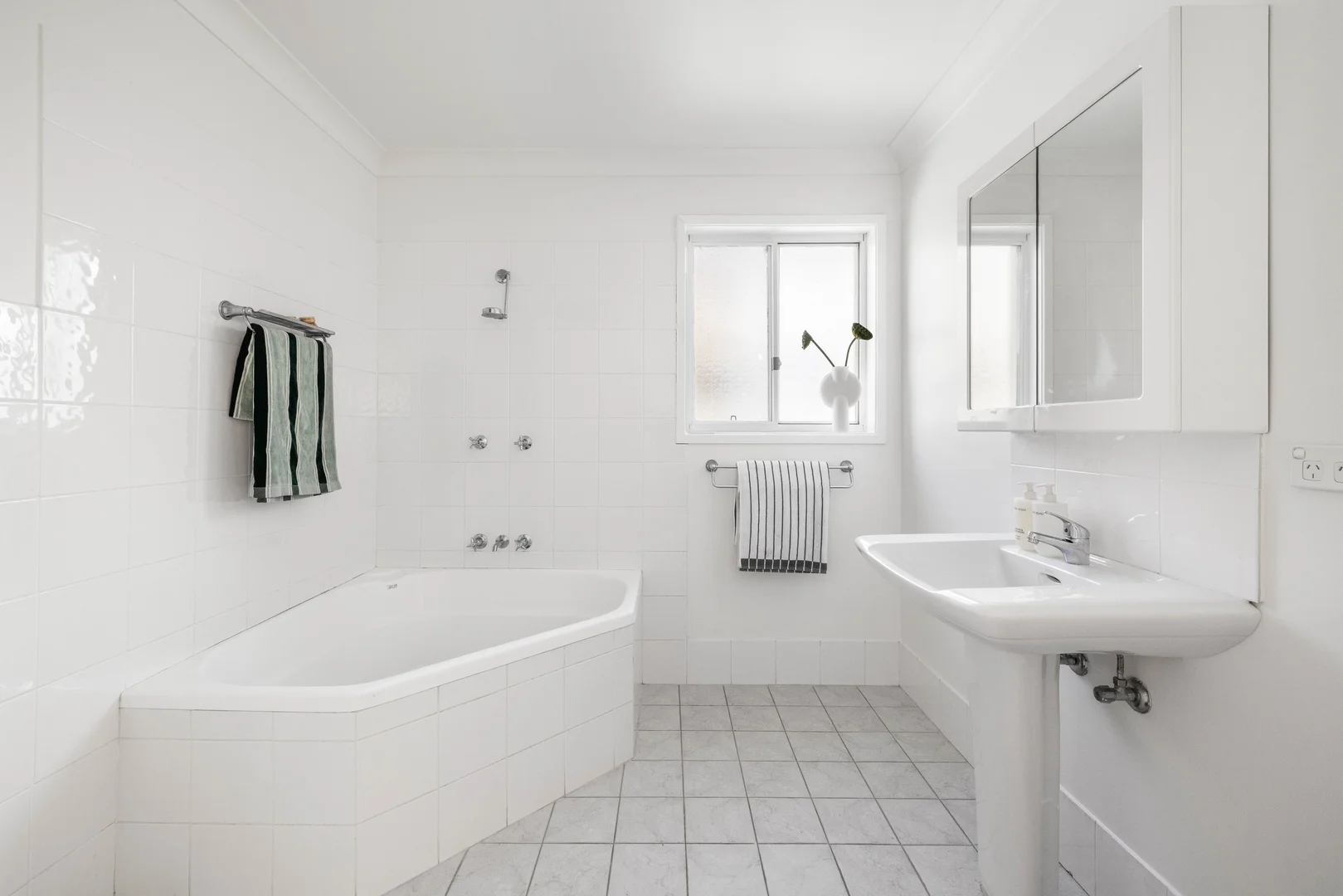 Additional image 14 of 2/140 Pacific Parade, Dee Why NSW 2099