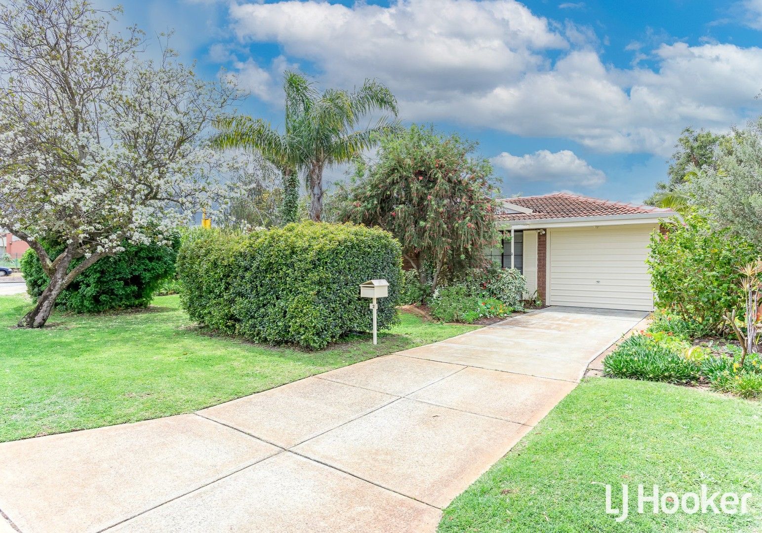 4 bedrooms House in 2 Stennett Street GOSNELLS WA, 6110