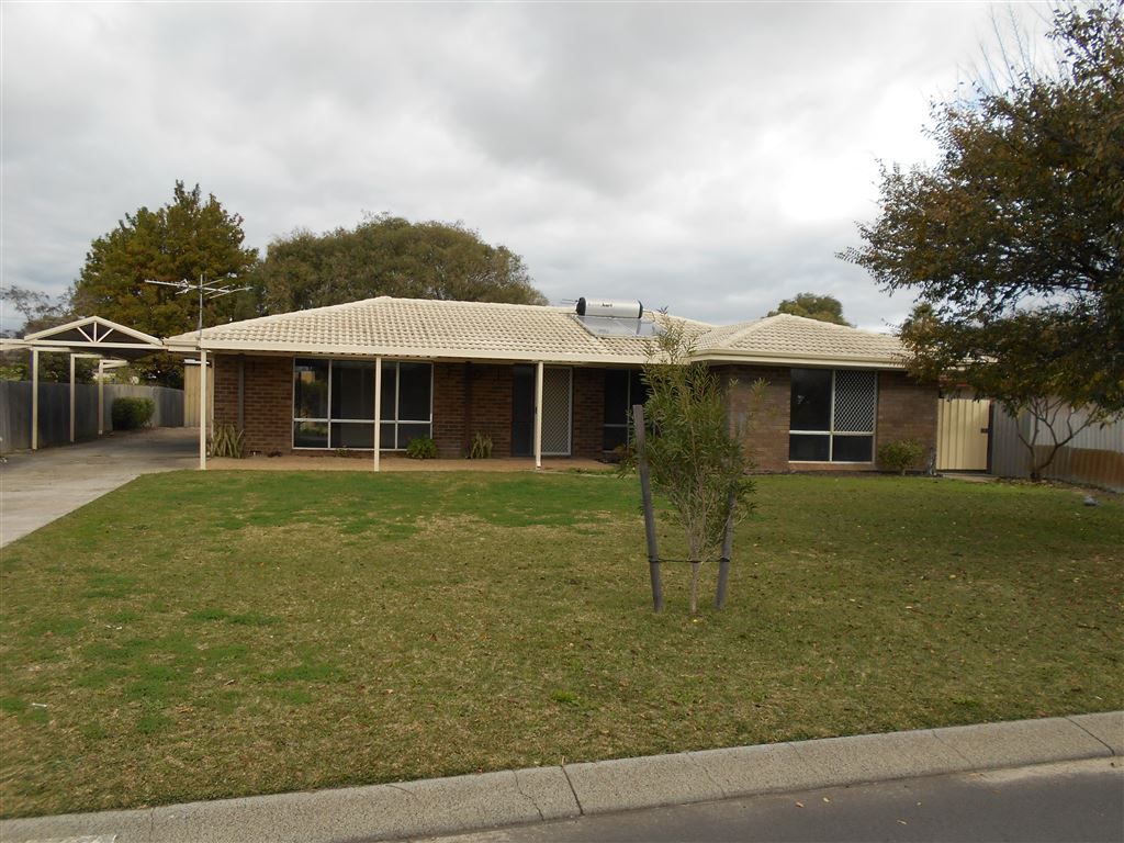 4 bedrooms House in 33 George Way BROADWATER WA, 6280