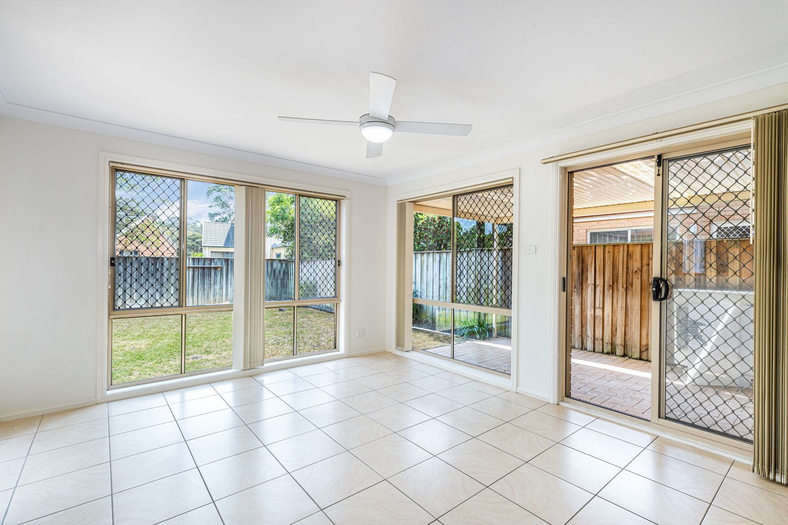 52 Millcroft Way, Beaumont Hills NSW 2155 House For Rent 800 Domain