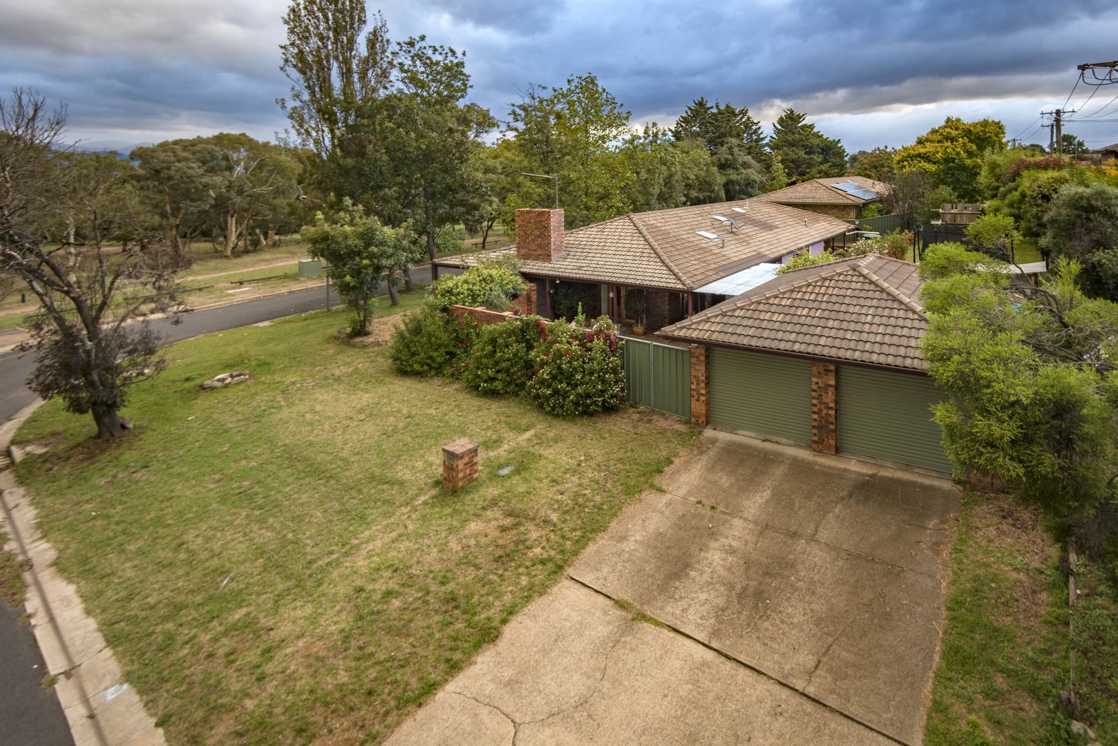 10 Riordan Street, Fadden ACT 2904, Image 2