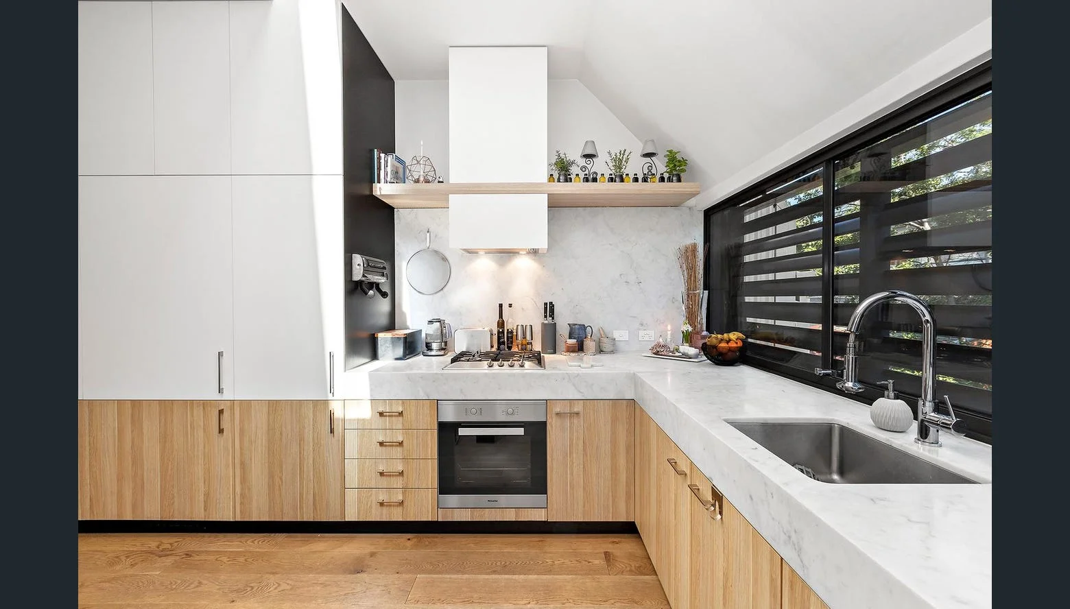 2/15 Irving Avenue, Prahran VIC 3181