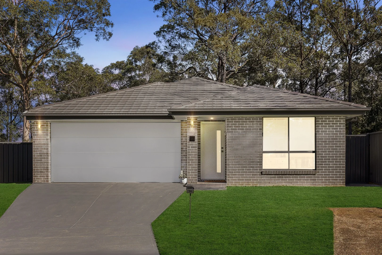 16 Davies Close, Weston NSW 2326