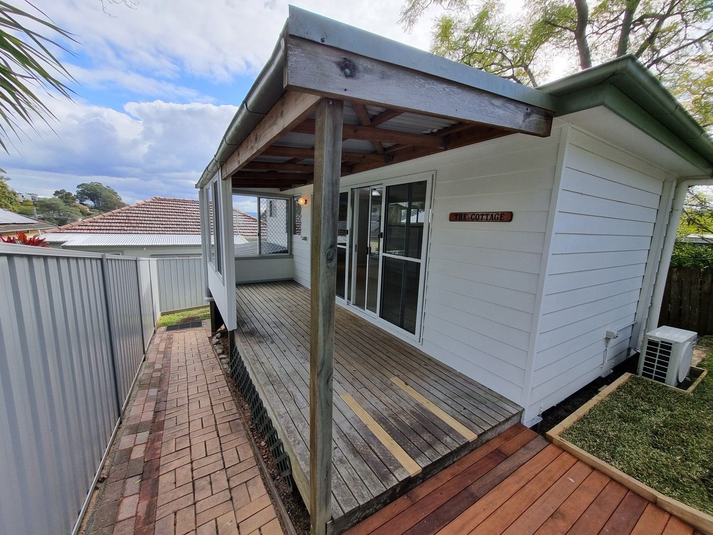 1 bedrooms Studio in 14B Roath Street CARDIFF NSW, 2285
