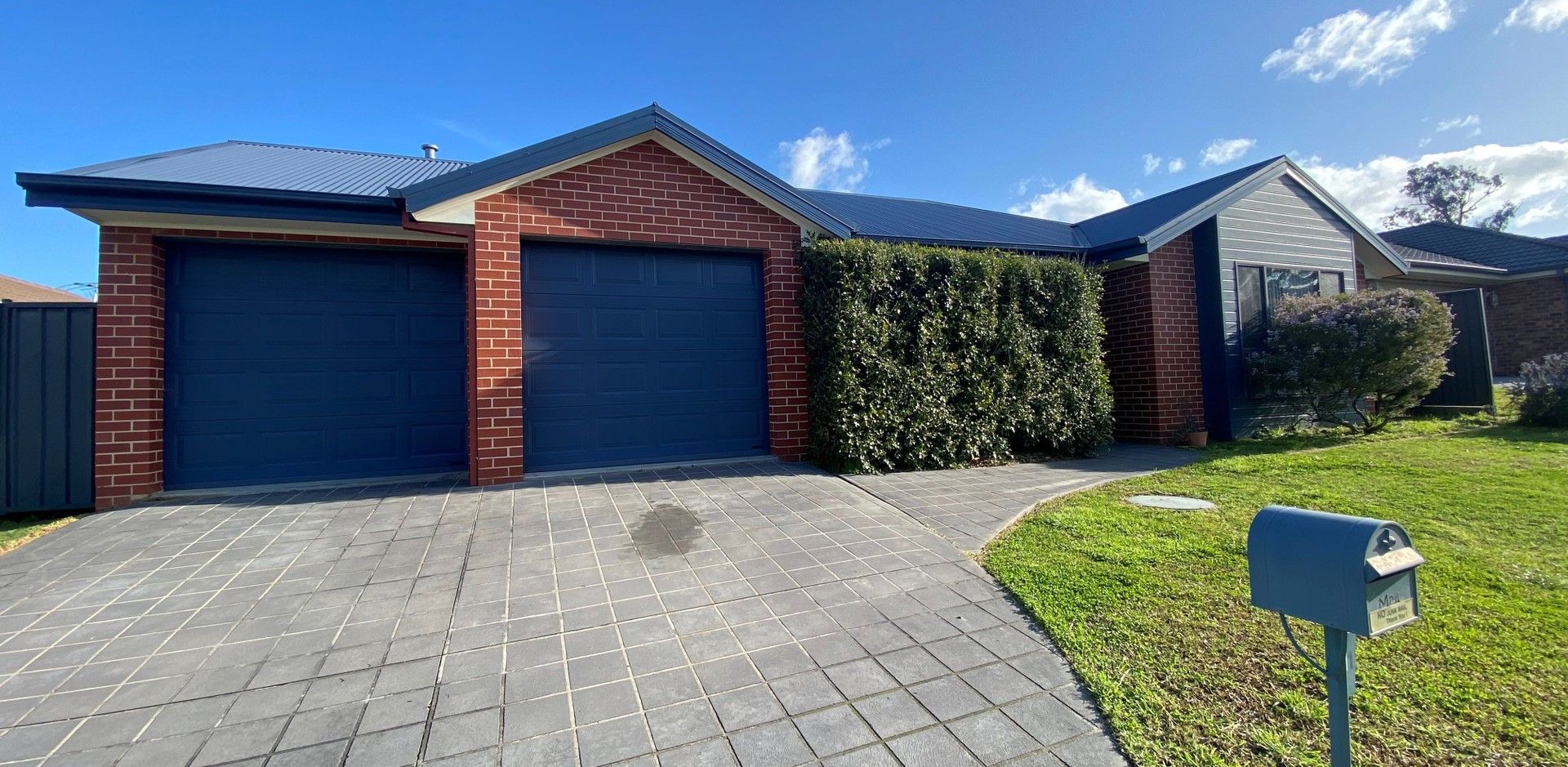 5 bedrooms House in 11 Myotis Street THURGOONA NSW, 2640