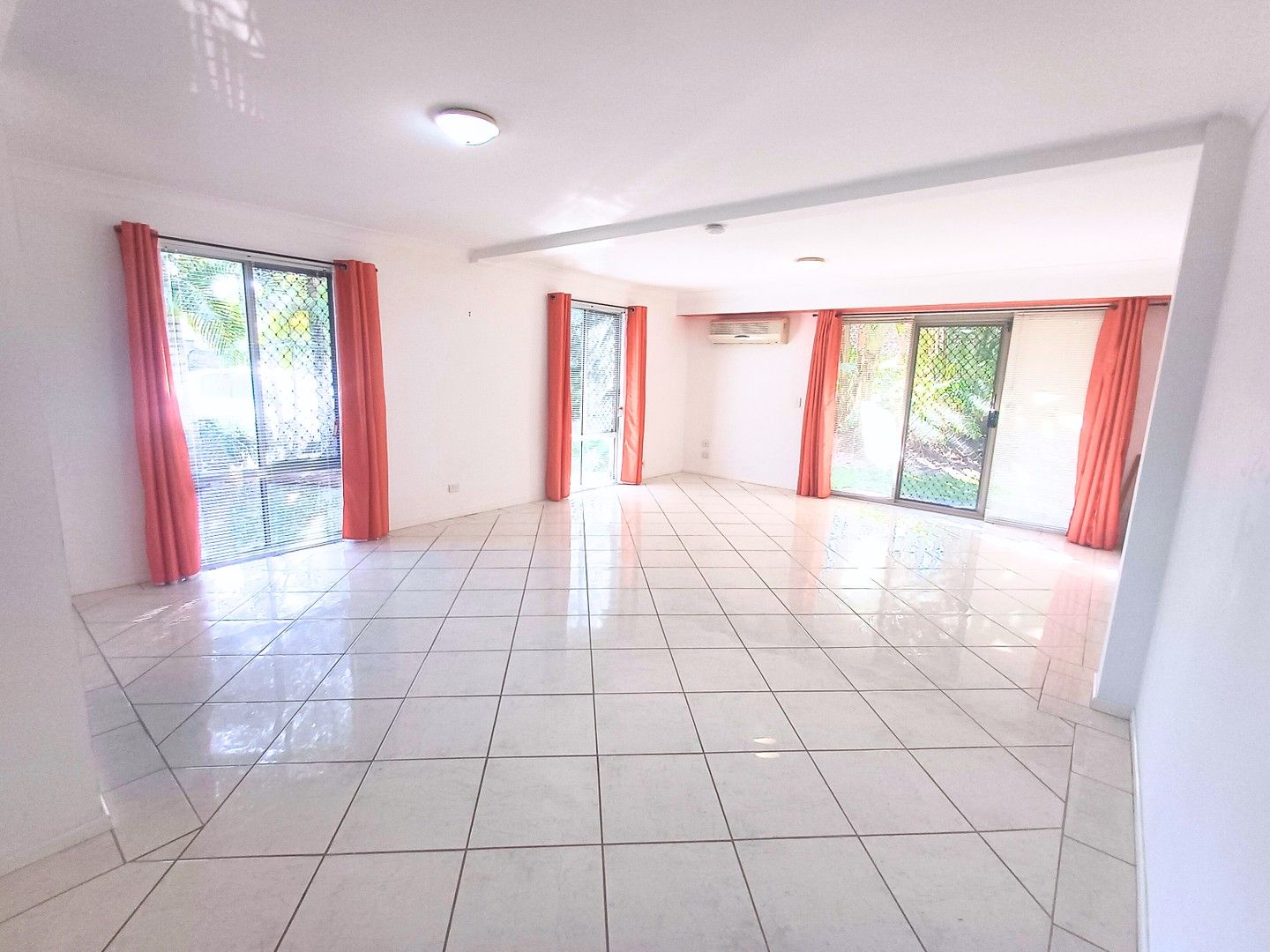 3 bedrooms House in 29/11 Waterford Court BUNDALL QLD, 4217