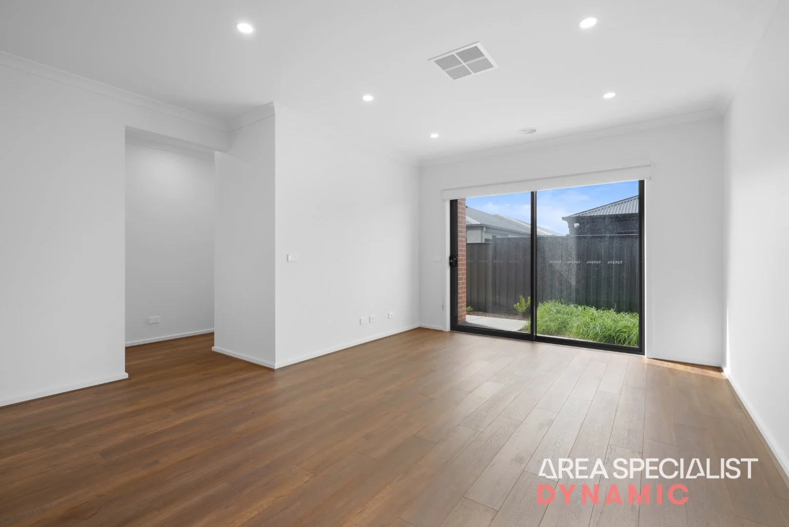 10 Slender Wy, Mickleham VIC 3064