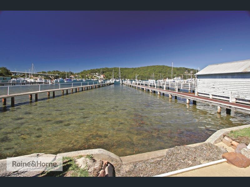 3 bedrooms Townhouse in 2/84 Booker Bay Road BOOKER BAY NSW, 2257