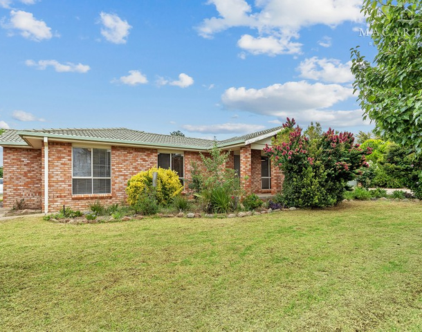 111 Balleroo Crescent, Glenfield Park NSW 2650