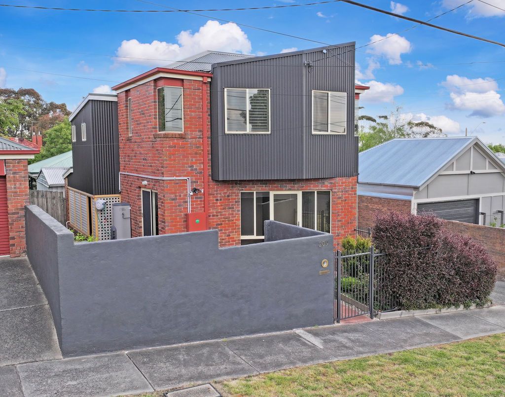 209 Gregory Street, Soldiers Hill VIC 3350, Image 0