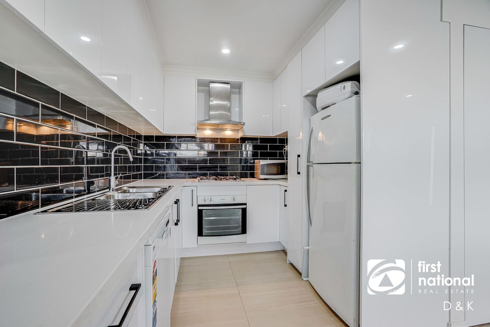 4 bedrooms Townhouse in 388 Francis Street YARRAVILLE VIC, 3013