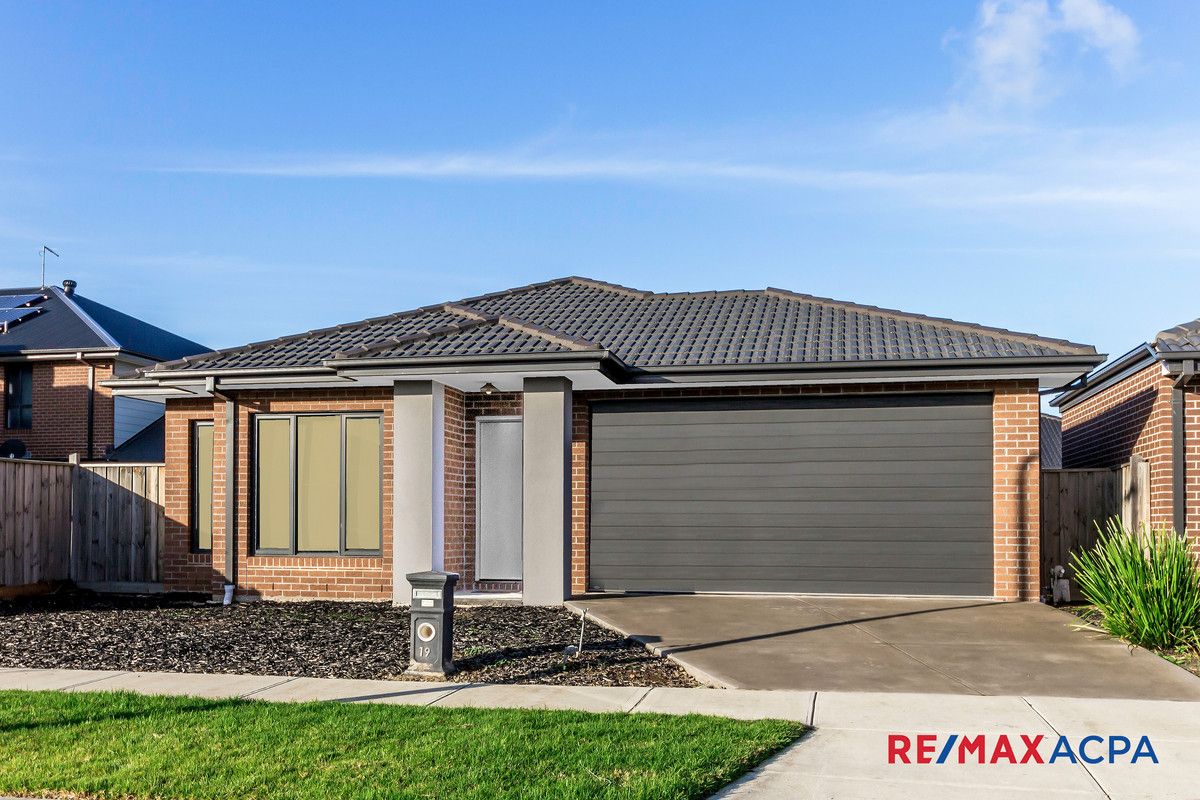 4 bedrooms House in 19 Durlston Street POINT COOK VIC, 3030