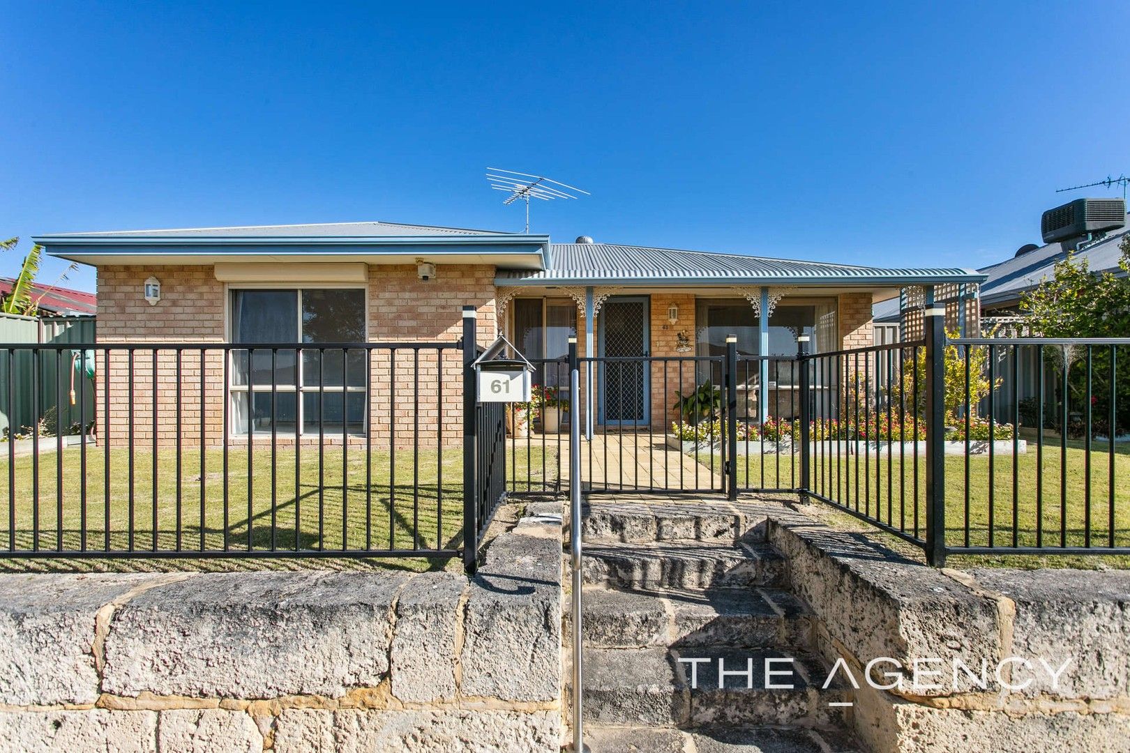 3 bedrooms House in 61 Dalvik Avenue MERRIWA WA, 6030