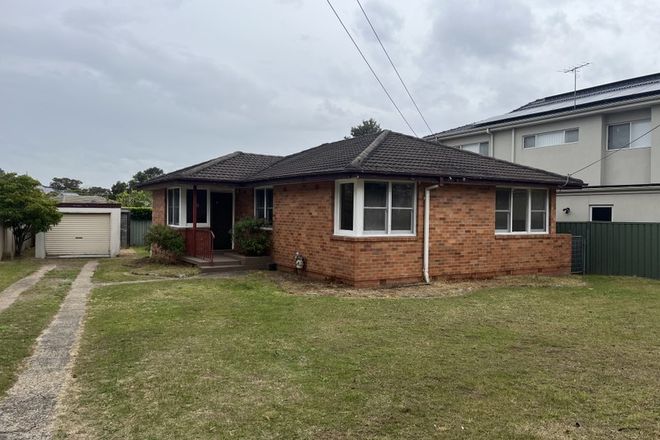 Picture of 35 MUBO CRESCENT, HOLSWORTHY NSW 2173