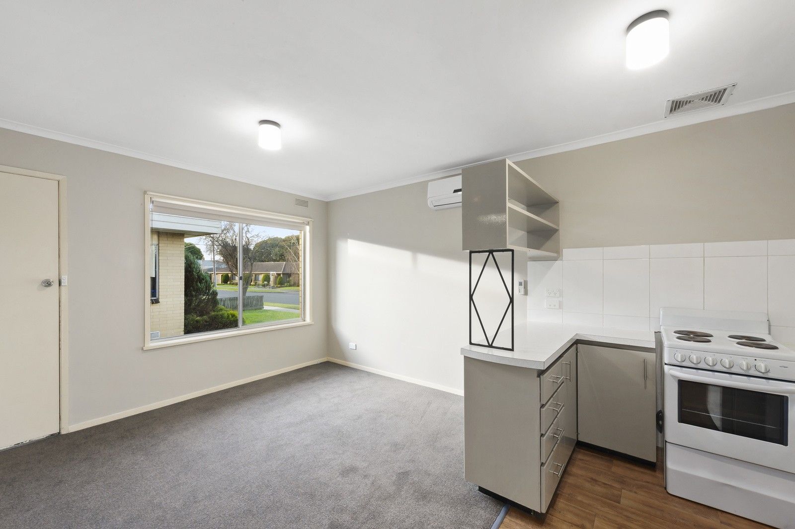 1-4/5 Pitt Street, Colac VIC 3250, Image 2