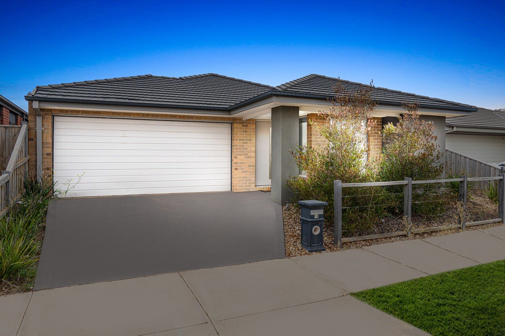 4 bedrooms House in 15 Laurel Street ROCKBANK VIC, 3335