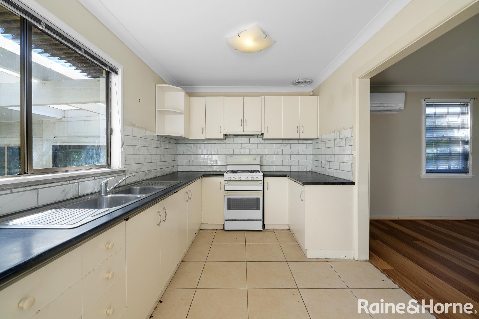 10 Reiby Place, Nowra NSW 2541, Image 2