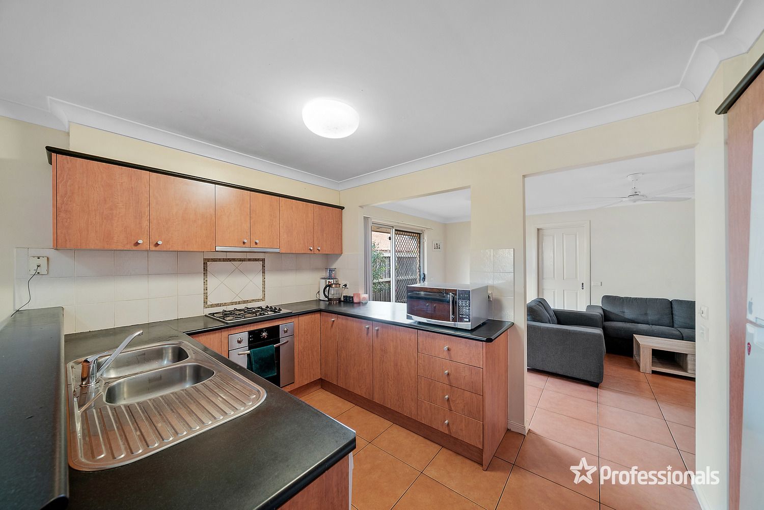 15/330 Sydenham Road, Sydenham VIC 3037, Image 1