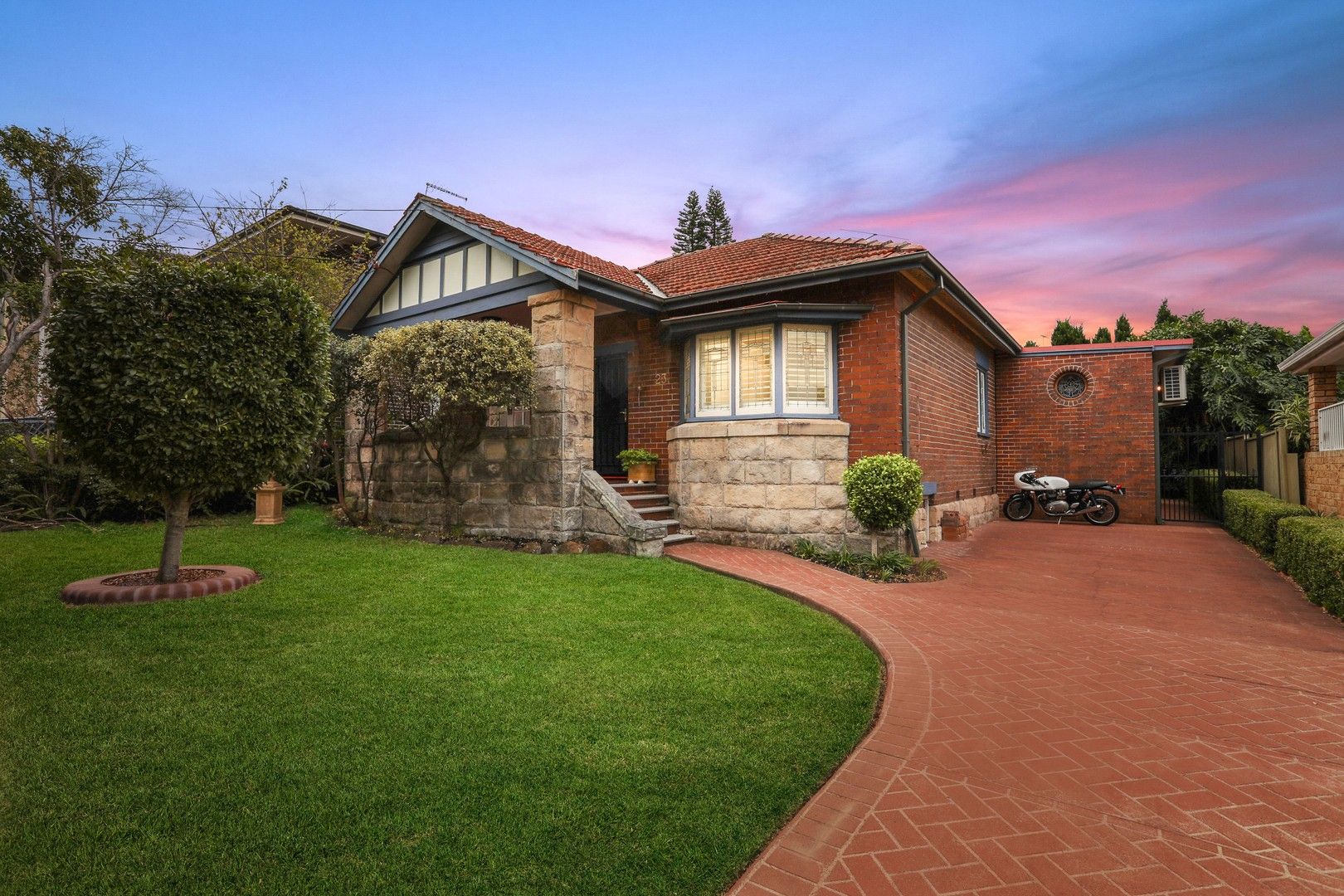 3 bedrooms House in 23 Fricourt Avenue EARLWOOD NSW, 2206