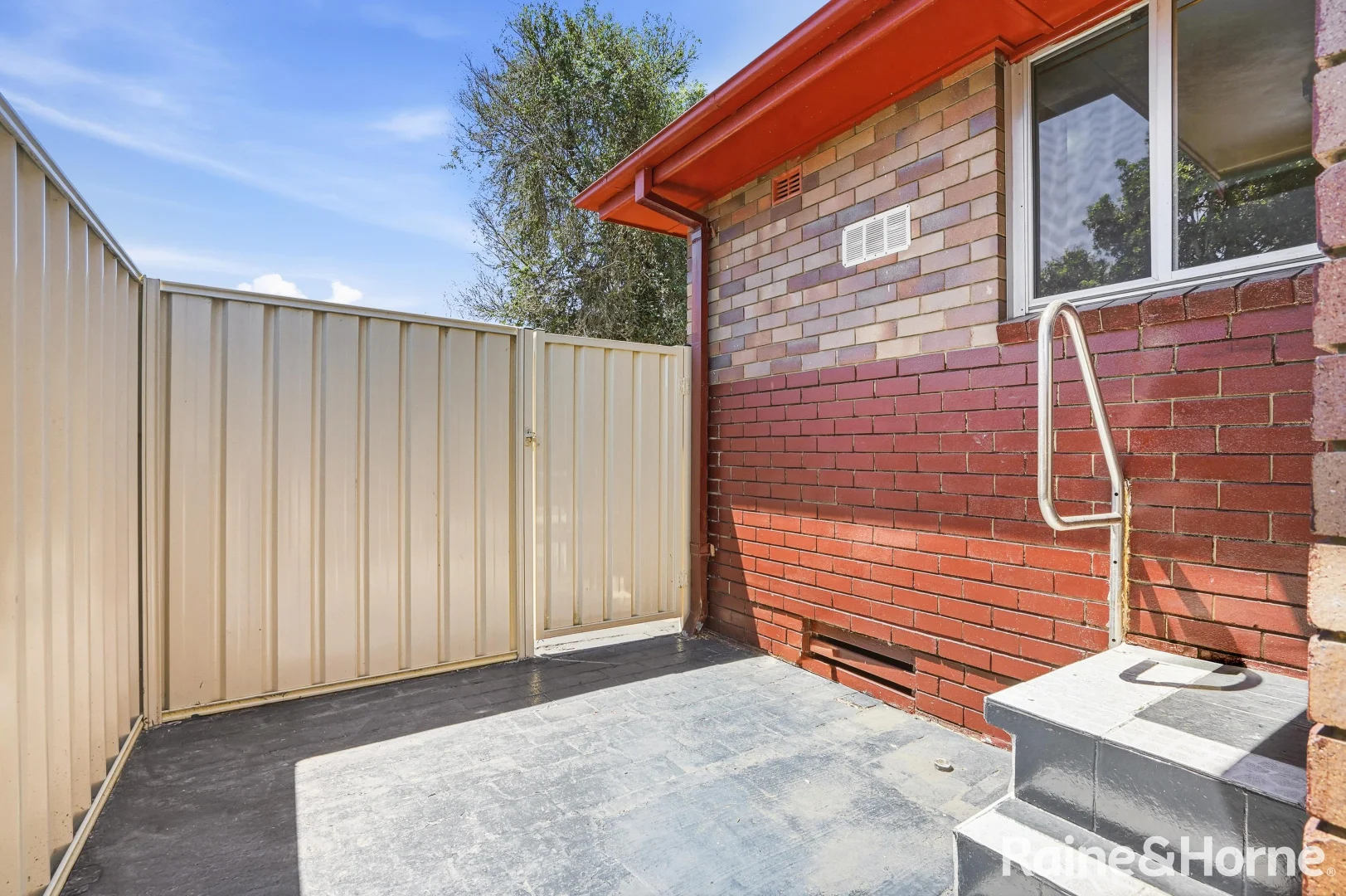 Additional image 7 of 40 Halmahera Crescent, Lethbridge Park NSW 2770