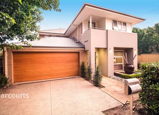 5 Selwyn Close, Caroline Springs VIC 3023