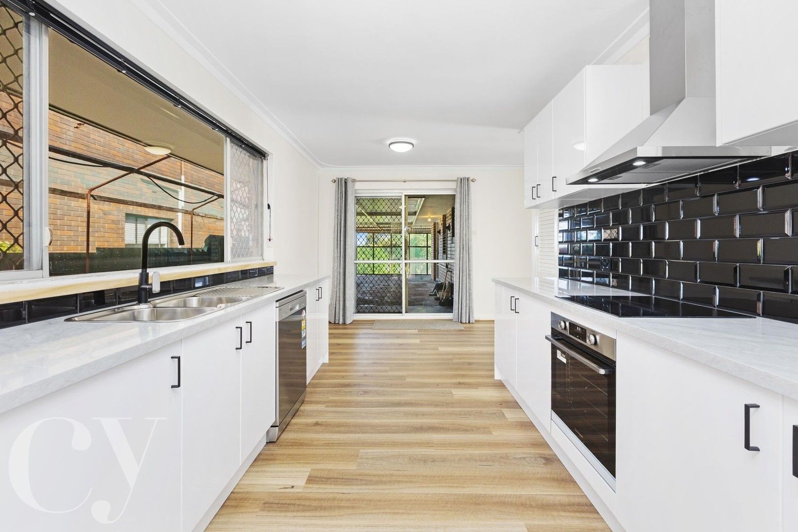 3 bedrooms House in 37 Aumerle Way SPEARWOOD WA, 6163