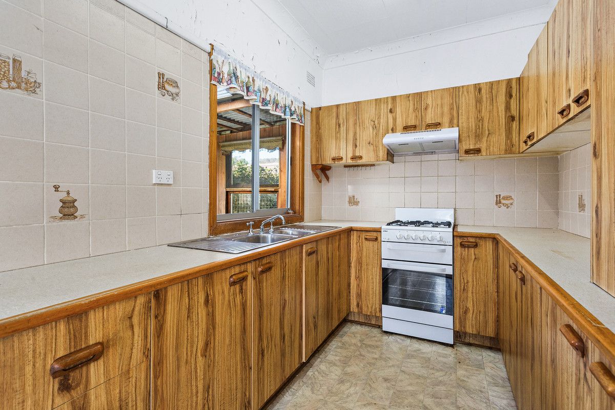 25 Waldron Street, Mount Saint Thomas NSW 2500, Image 1