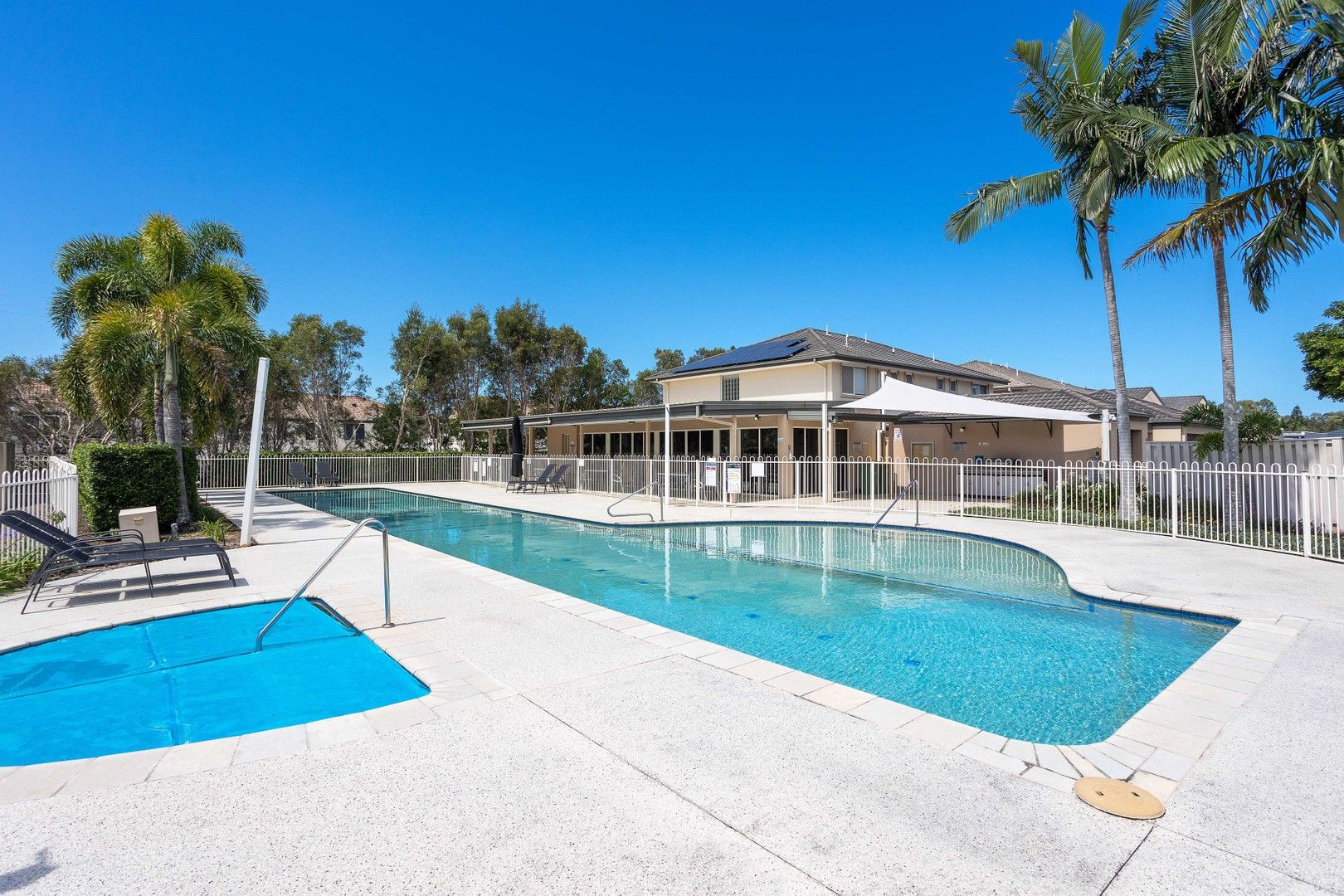 3 bedrooms Apartment / Unit / Flat in 2/12 Promenade Avenue ROBINA QLD, 4226