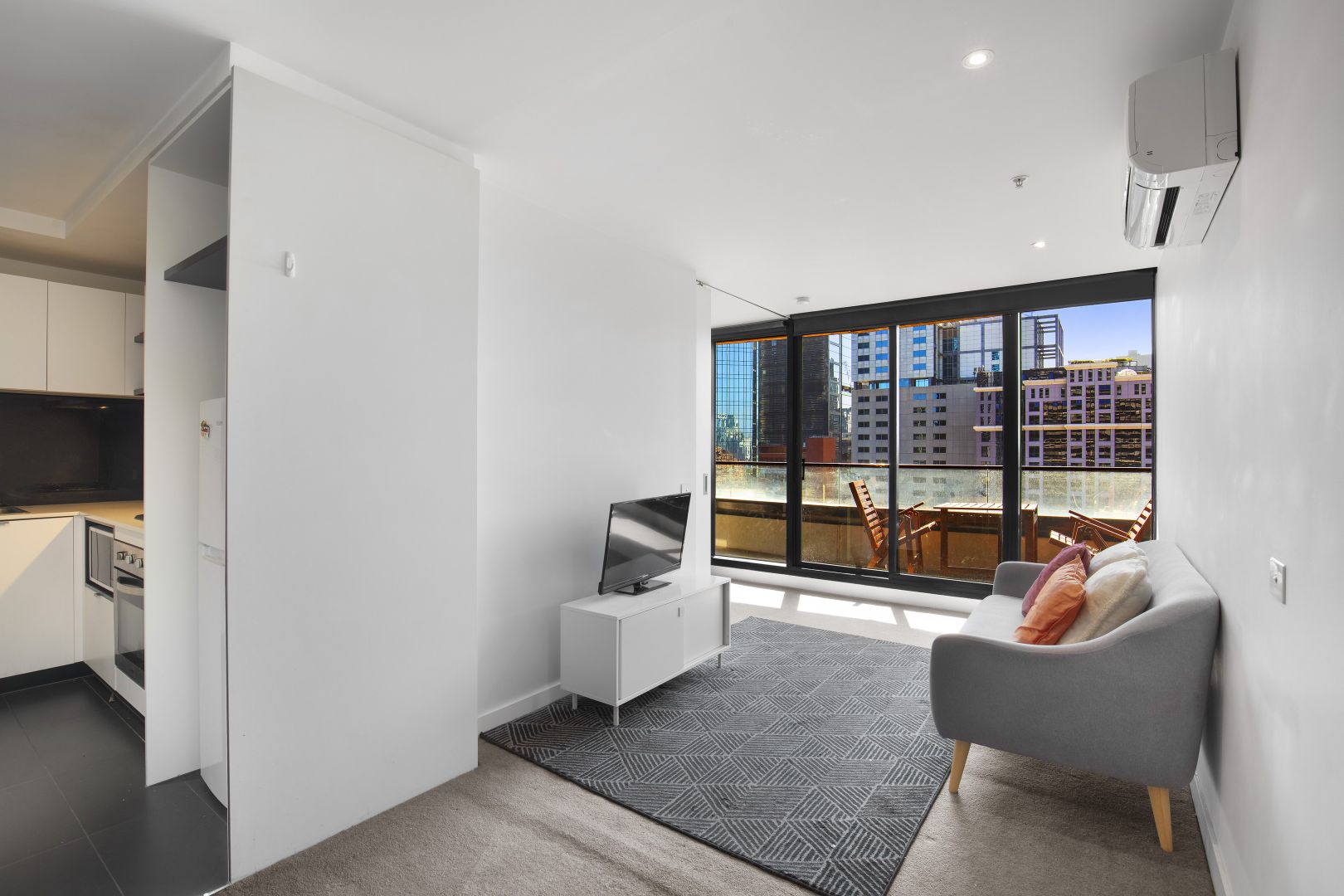 1407/7 Katherine Place, Melbourne VIC 3000, Image 2