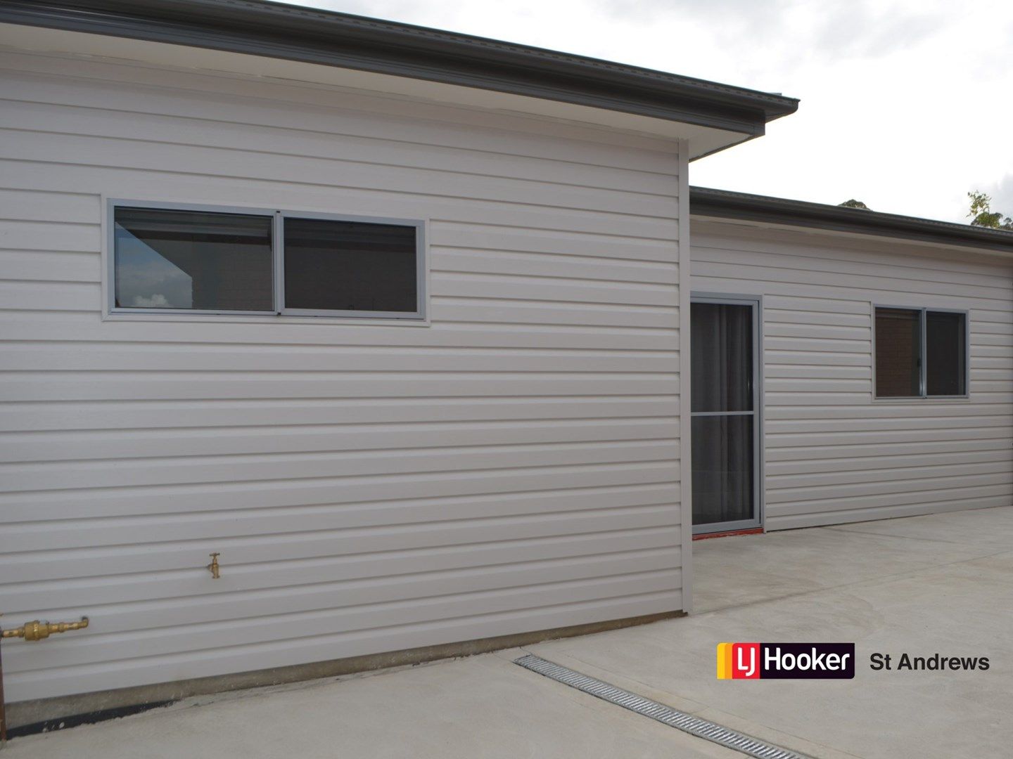 2 bedrooms House in 8a Myles Place MINTO NSW, 2566