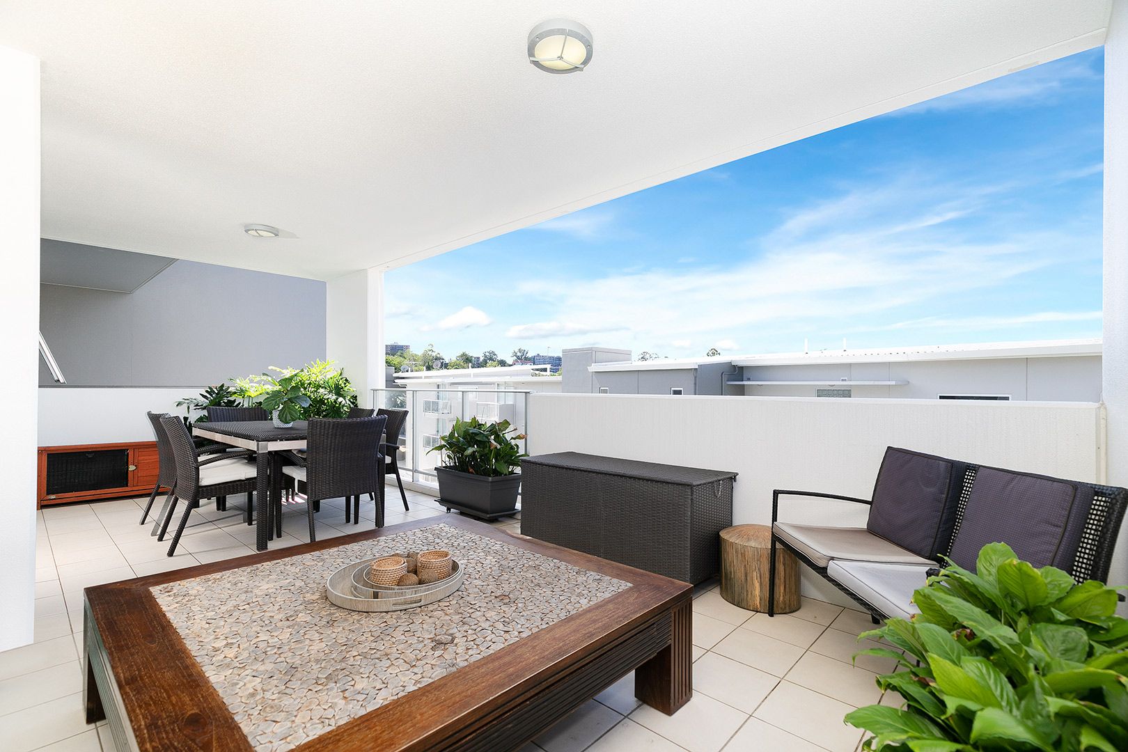 24/95 Clarence Road, Indooroopilly QLD 4068, Image 0