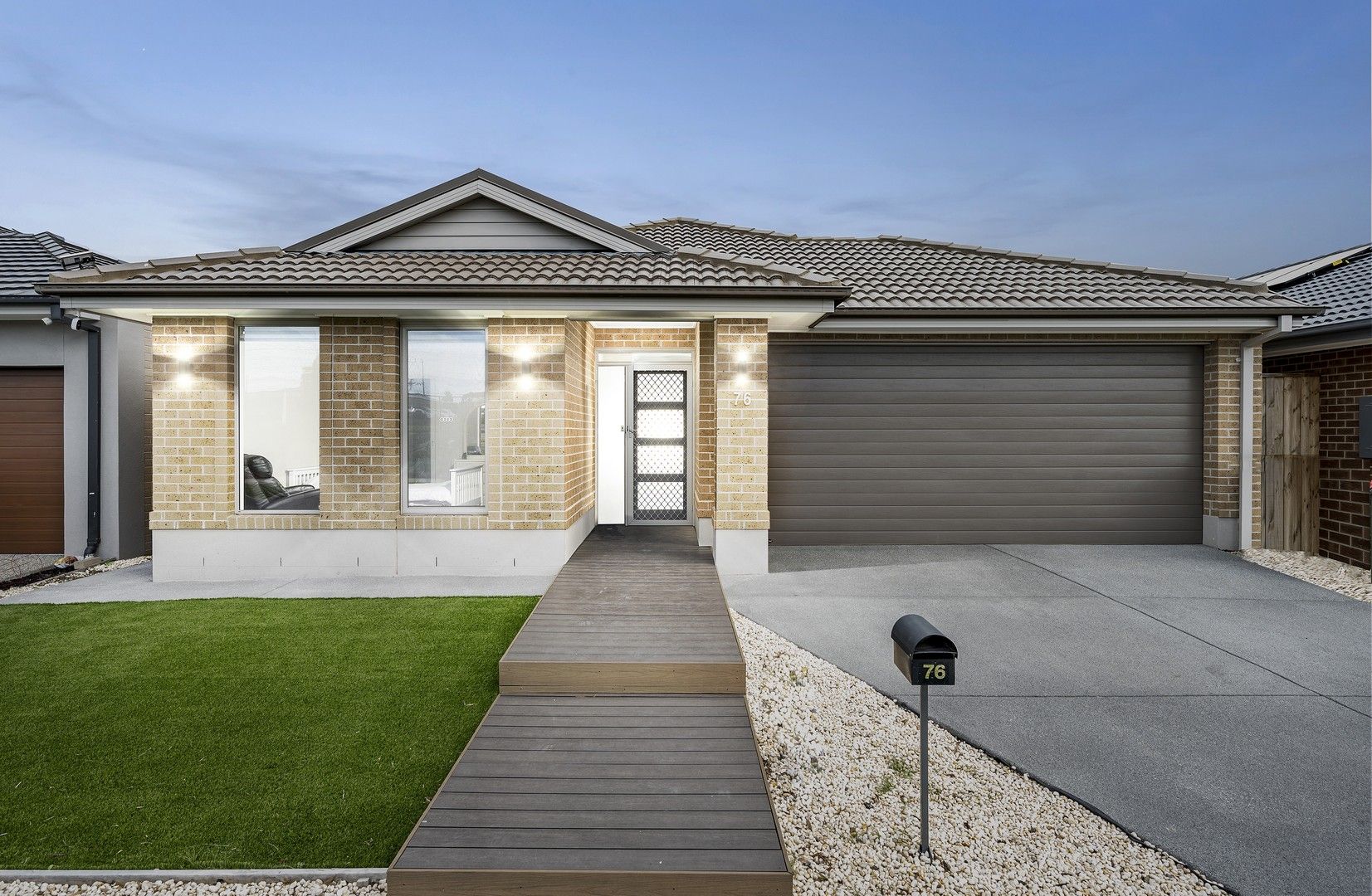 4 bedrooms House in 76 Light Horse Circuit SUNBURY VIC, 3429