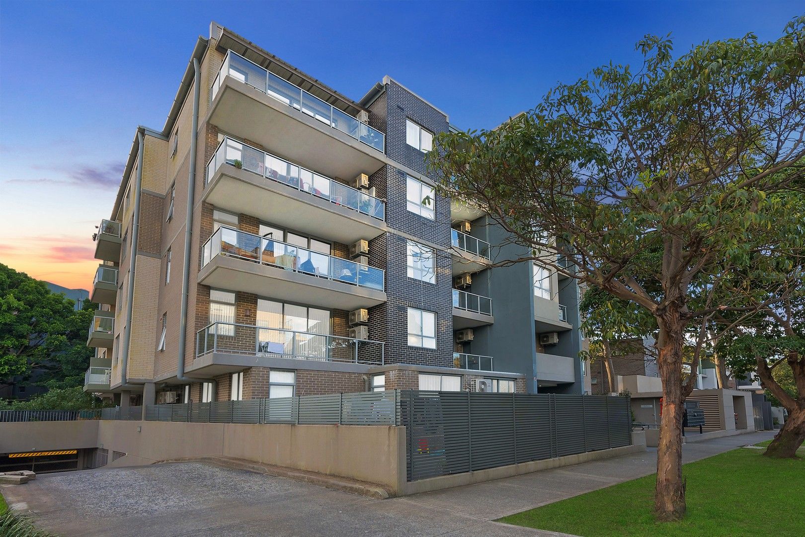 1 bedrooms Apartment / Unit / Flat in Q204/81-86 Courallie Avenue HOMEBUSH WEST NSW, 2140