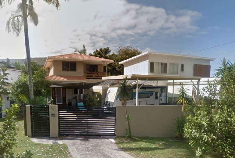 2 bedrooms House in 951 Gold Coast Highway PALM BEACH QLD, 4221