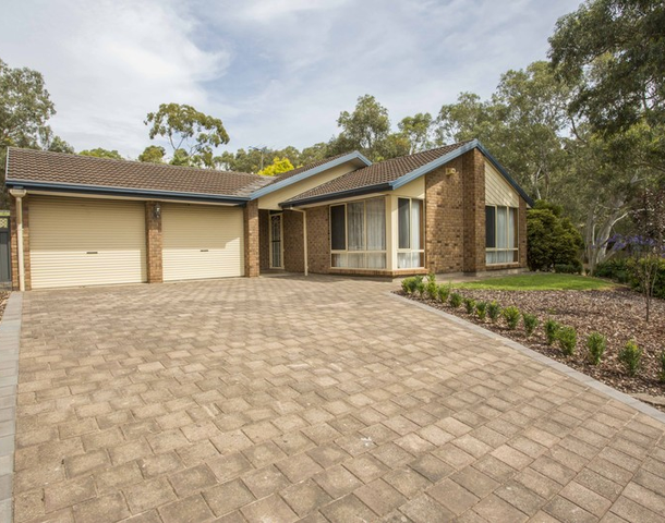 33 Highfield Drive, Aberfoyle Park SA 5159