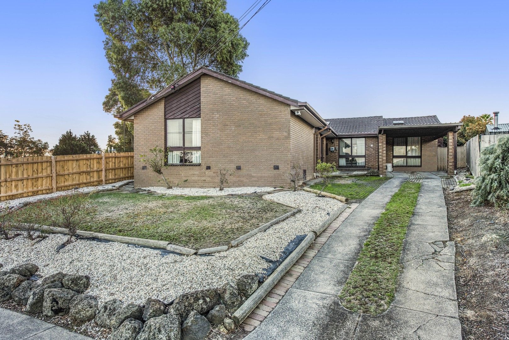 4 bedrooms House in 13 Yarana Street FERNTREE GULLY VIC, 3156