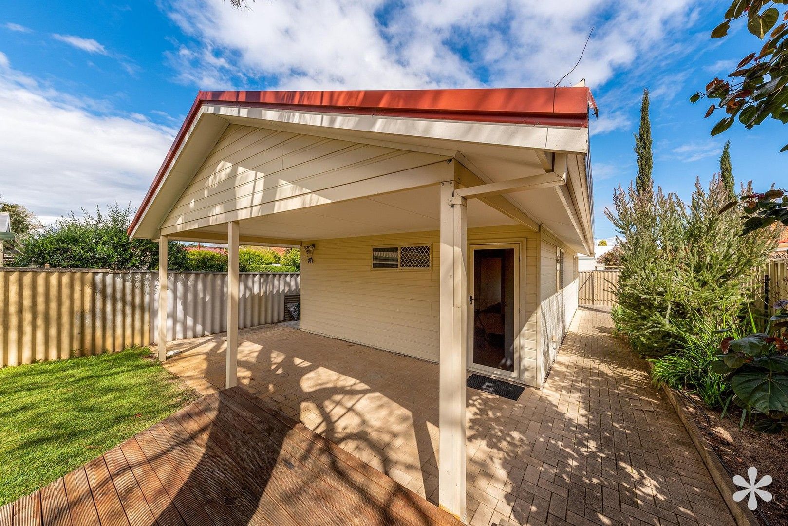 2 bedrooms Apartment / Unit / Flat in 12A Kingfisher Loop WILLETTON WA, 6155