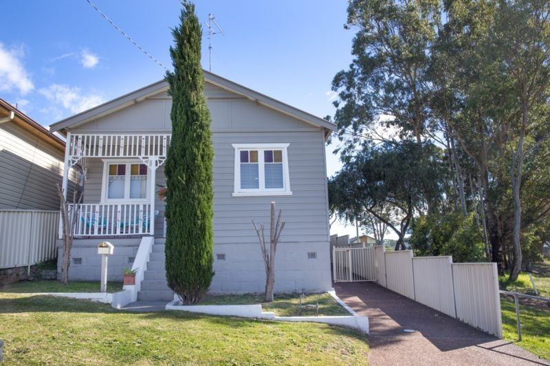 1 Russell Street Cardiff Nsw 2285 House For Rent 410 Domain