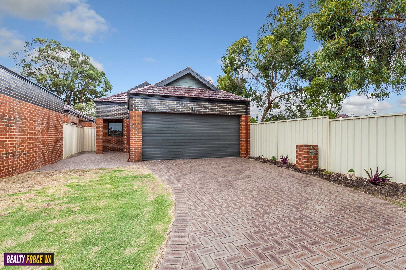 3 bedrooms Villa in 34 James Gilmour Way DARCH WA, 6065