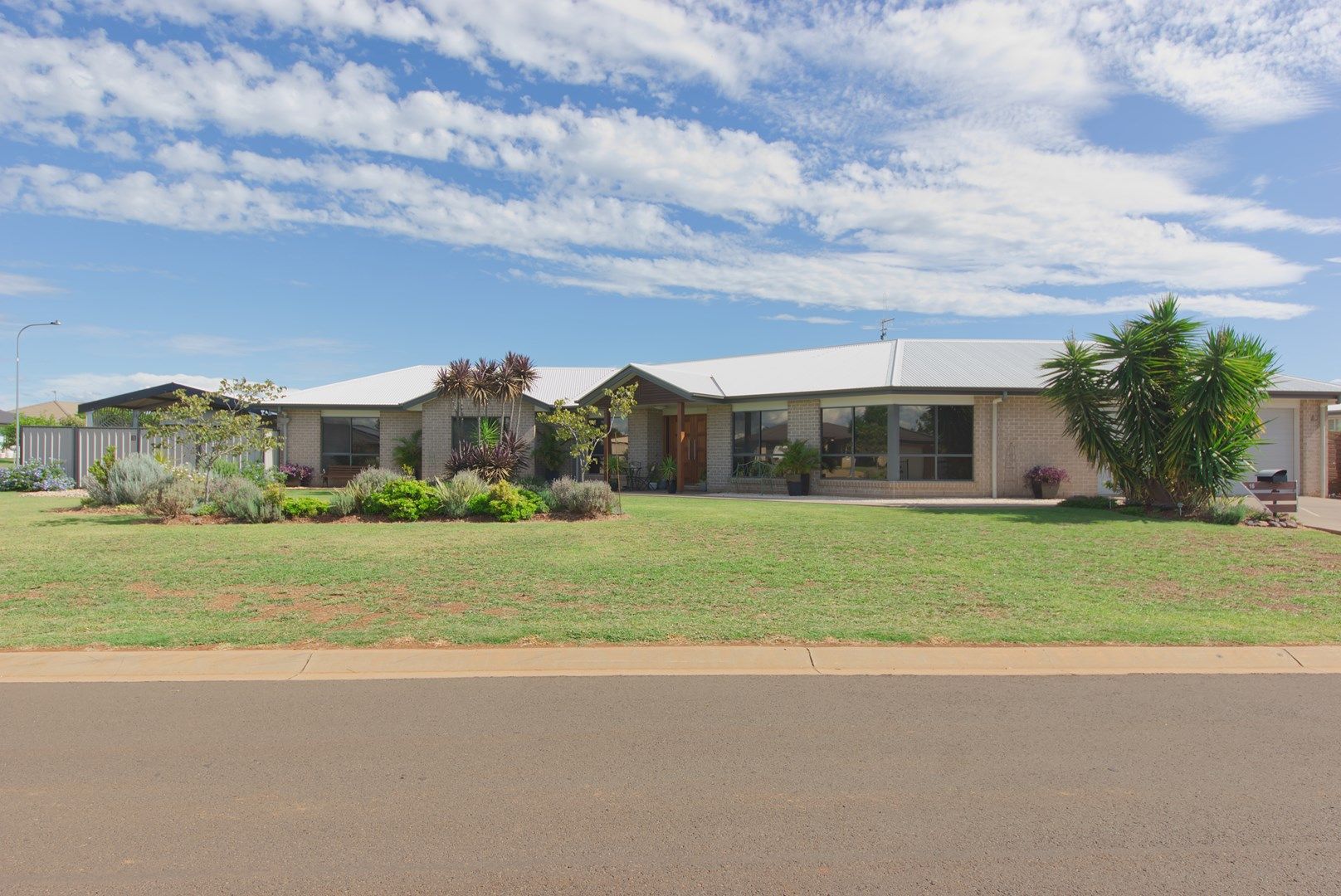 16 Murray Street, Oakey QLD 4401, Image 0